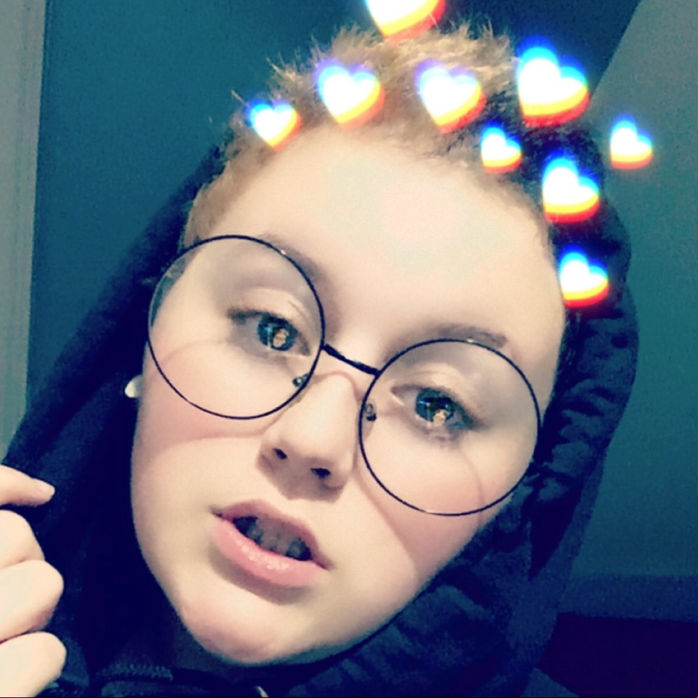 Meet your Posher, Destinee